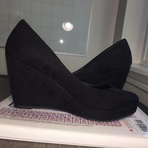 Size 7.5 women’s wedge heels
